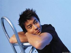 明星家庭背景不好,逆境中的璀璨星光